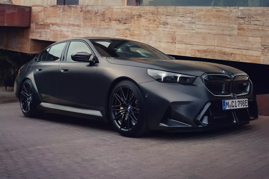 BMW M5 Specs and Features