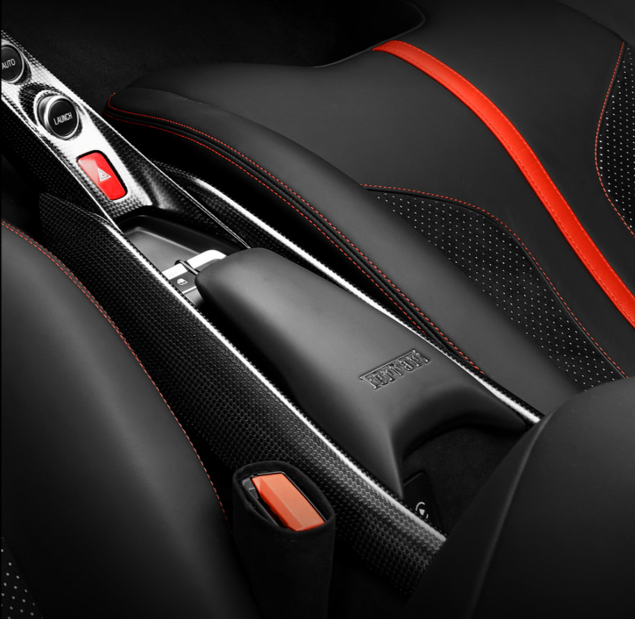 Rear Centre Armrest