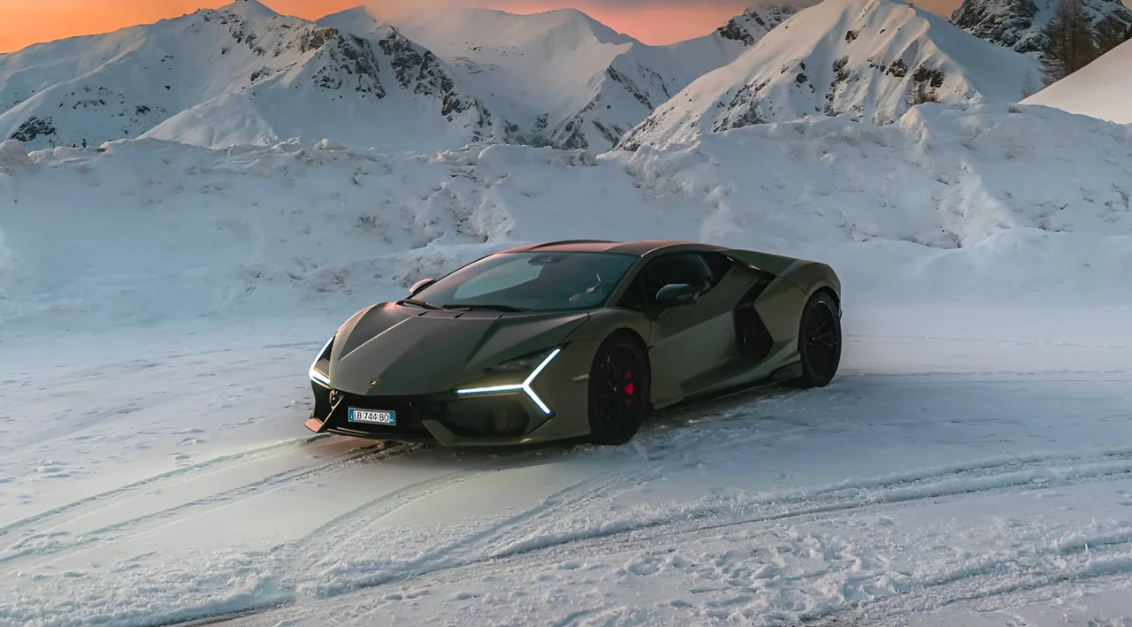 Lamborghini Revuelto