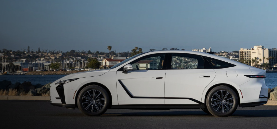 Car image 4