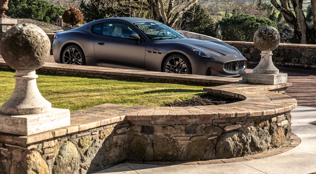Maserati GranTurismo Specs and Features