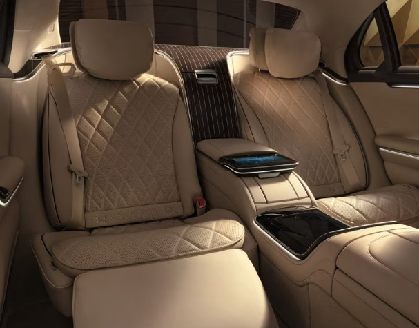 Rear Centre Armrest