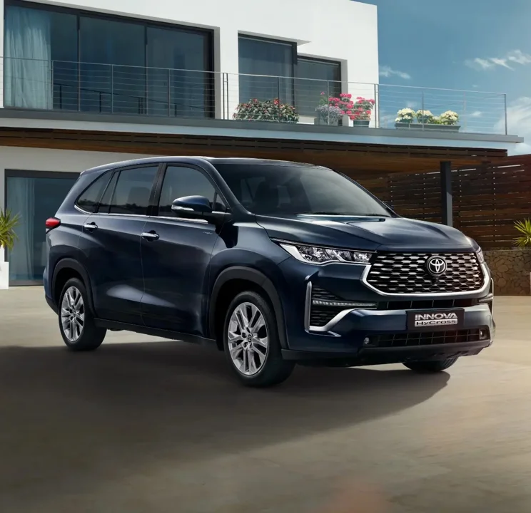 Toyota Innova Hycross