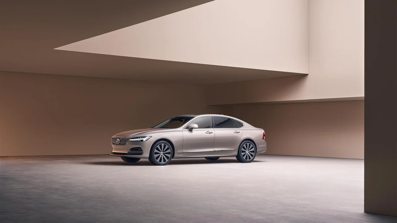 Volvo S90 Specs and Features